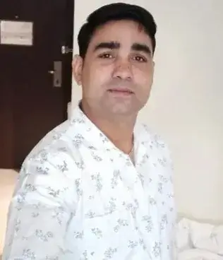 Pawan Sharma <br> <h6 class="tour-days"> CEO & Founder</h6>